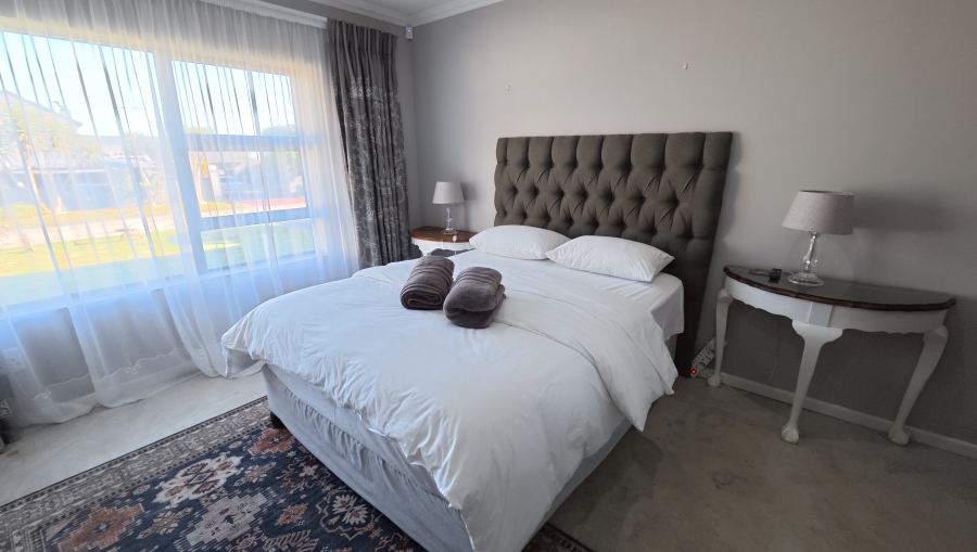 4 Bedroom Property for Sale in Paradise Beach Eastern Cape